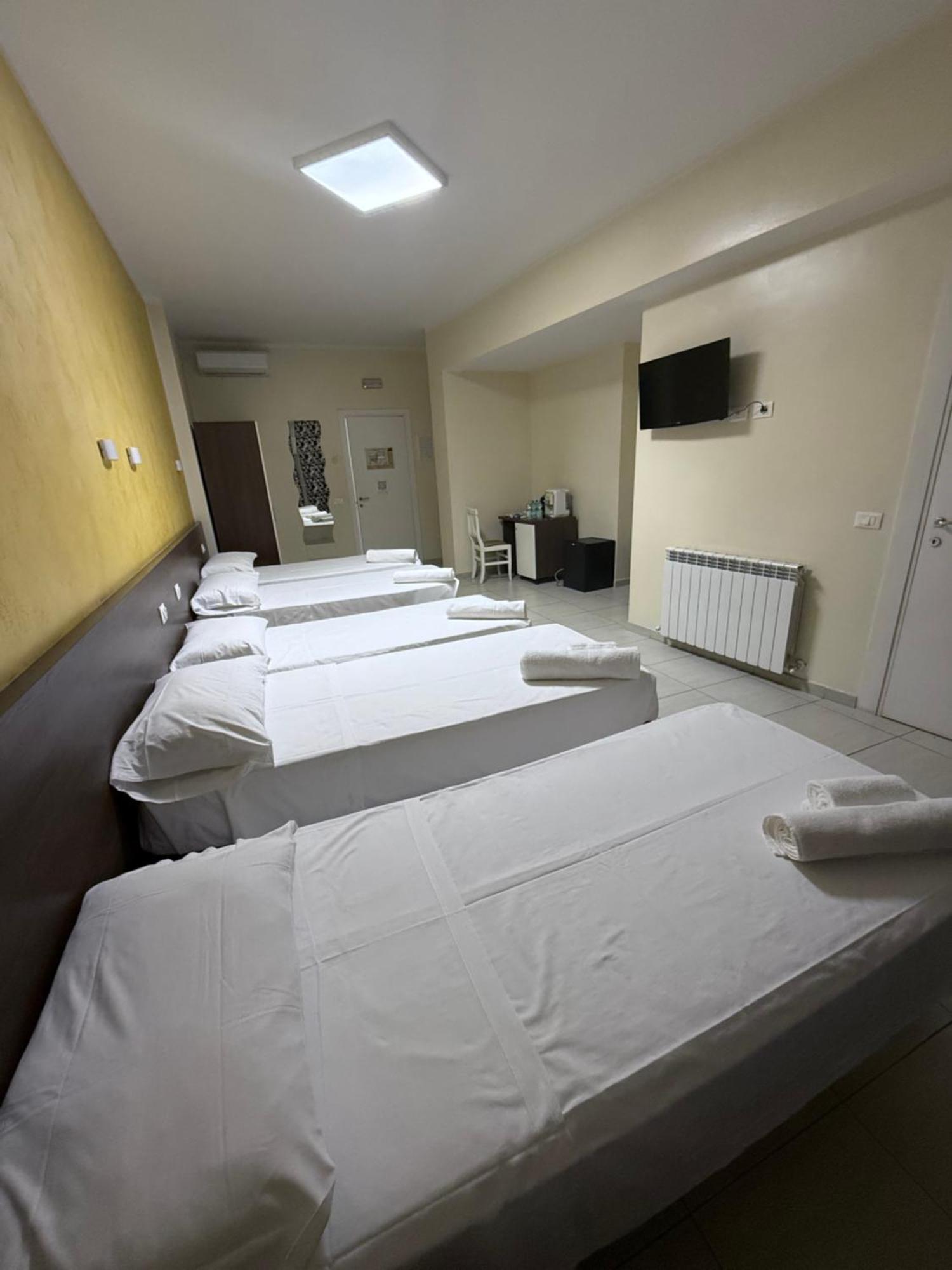 Tiburtina Hotel Holiday — Photos 3